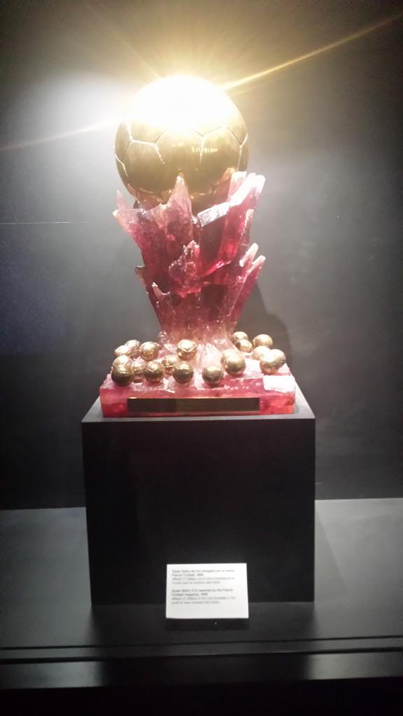 包含B体育APP：中国足球历史博物馆新展品“金球奖杯”首次亮相的词条