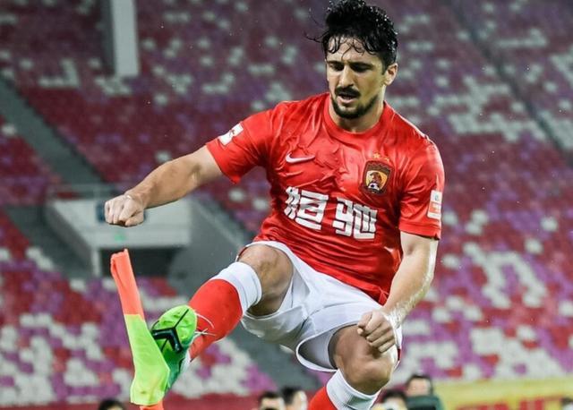 包含B体育APP:归化球员洛国富对中国足球的文化融合与社会影响的词条