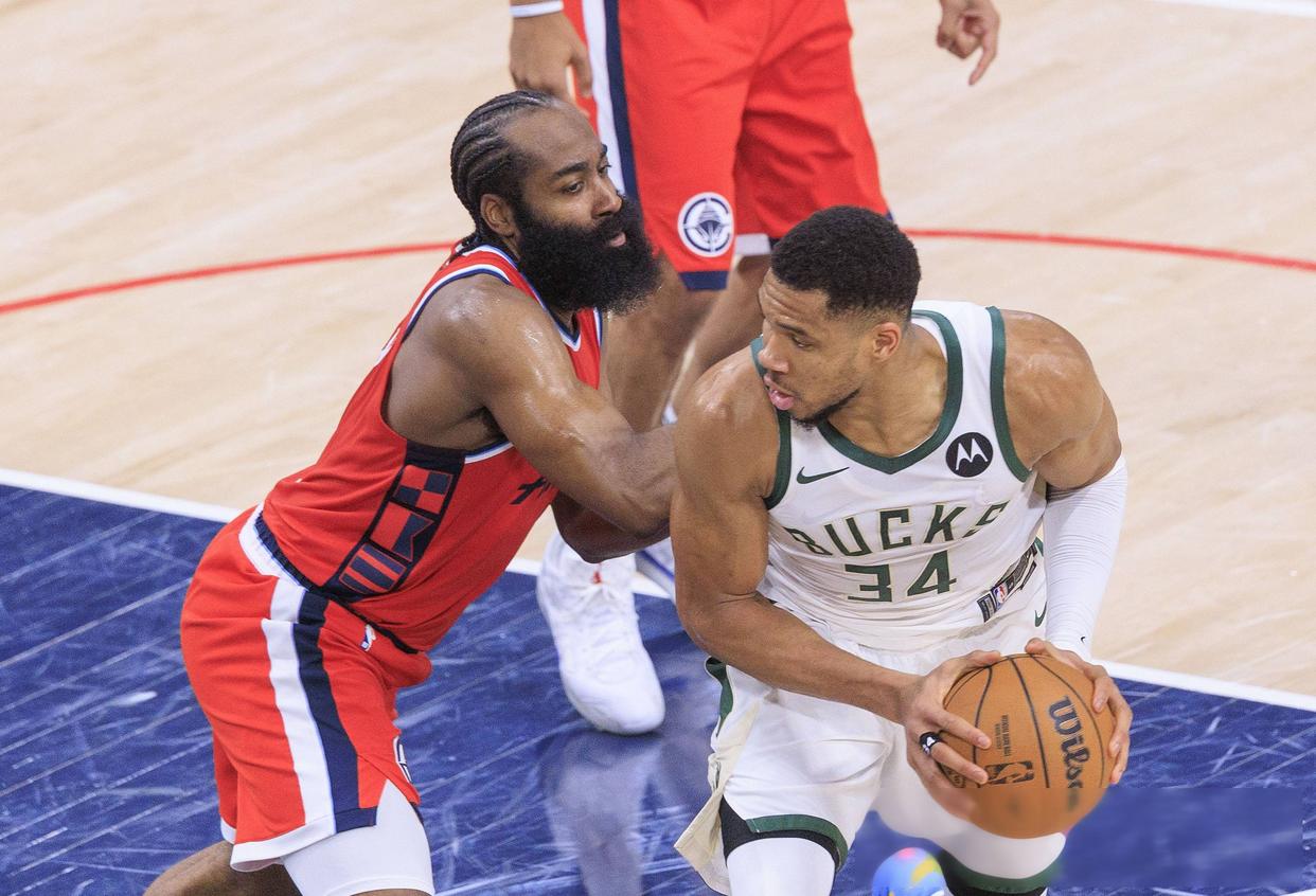 包含bsports体育：凯尔特人队防守策略：如何限制字母哥的投篮？的词条