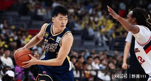 B体育官网：CBA球员：高薪背后，压力与责任，如何平衡职业与生活？的简单介绍