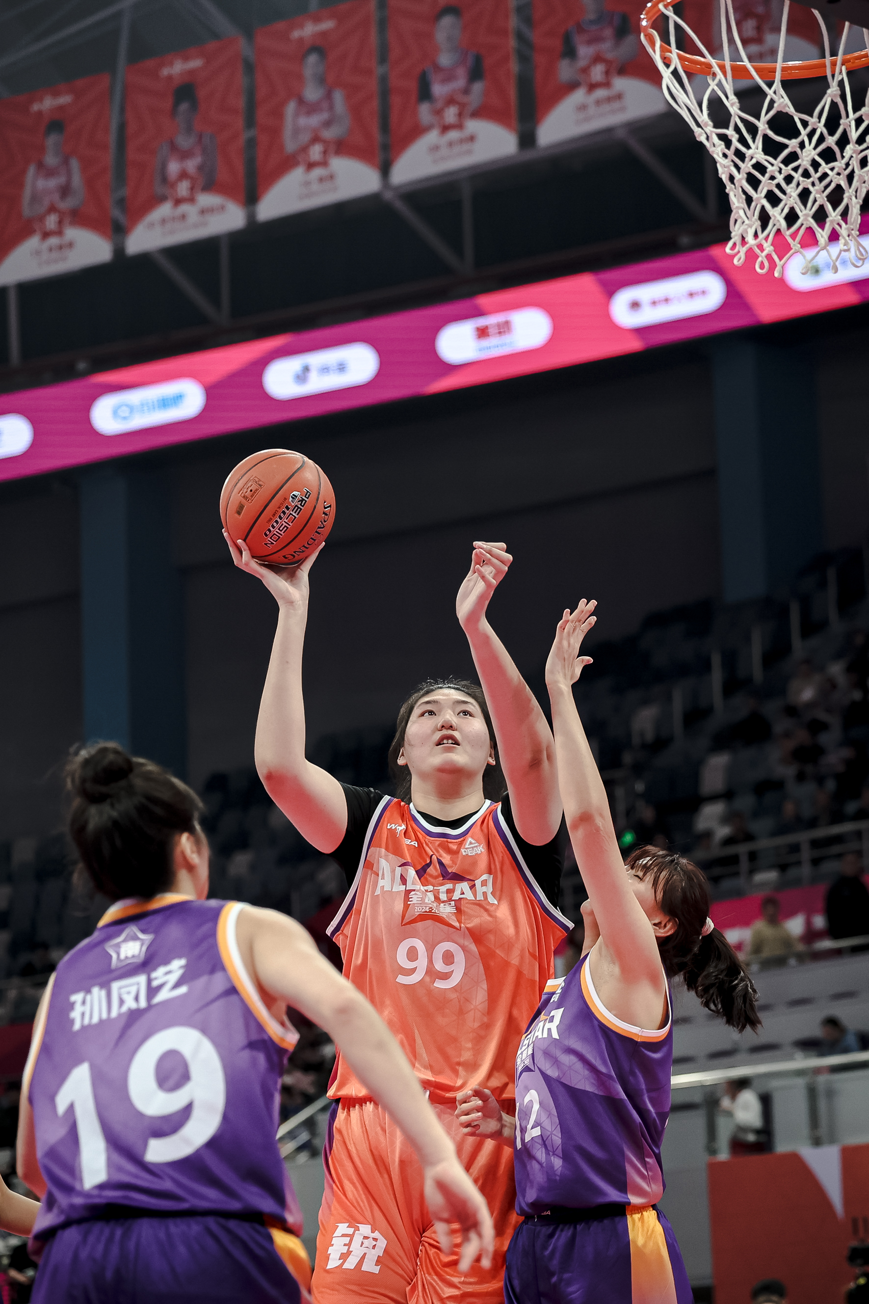 包含B体育官网：WCBA联赛球队明星球员：谁是赛场上的焦点？的词条