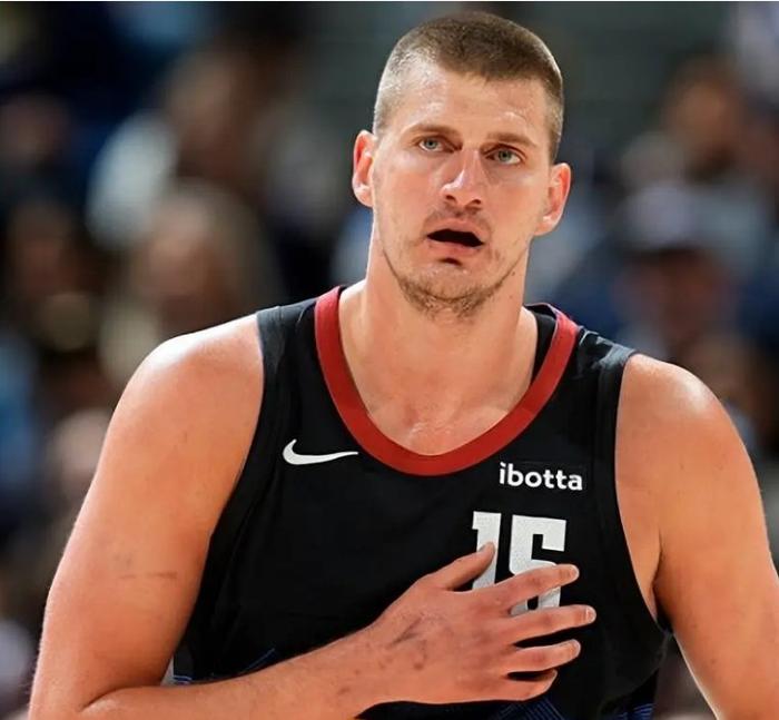 包含bsports体育:掘金队约基奇：如何继续统治比赛，保持统治力，带领球队前进，卫冕总冠军，成为篮球界的传奇人物，影响更多人？的词条