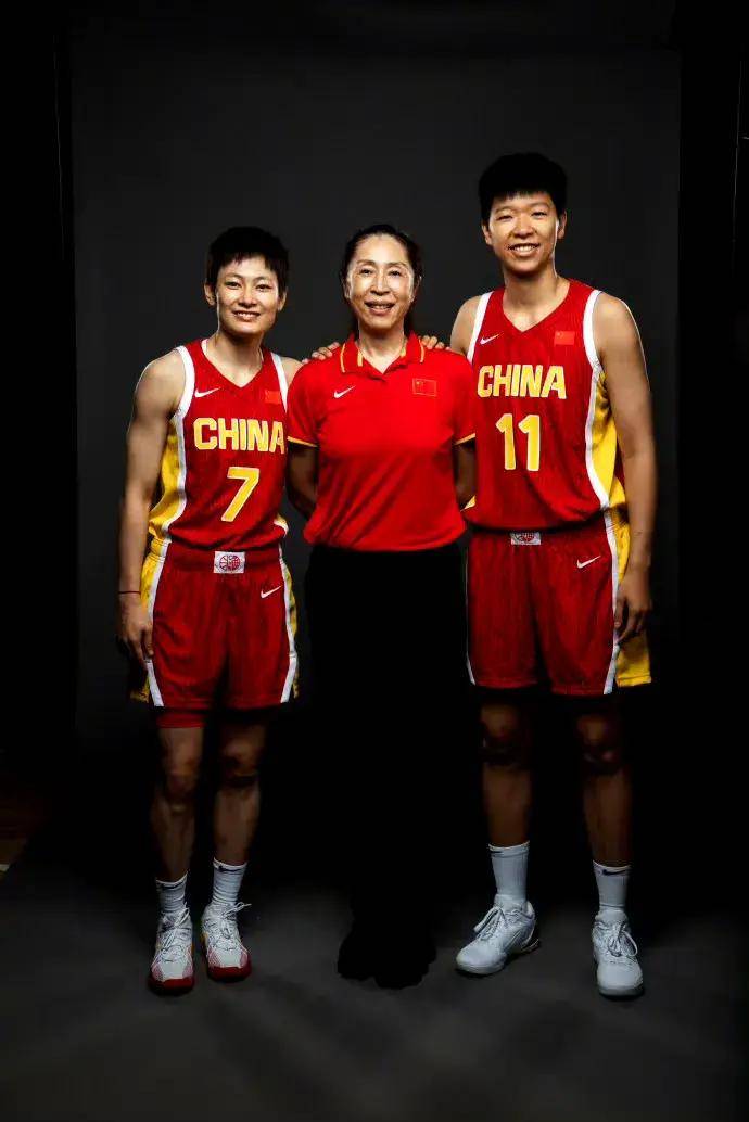 关于B体育官网：中国女篮出征国际赛，铿锵玫瑰绽放光芒的信息