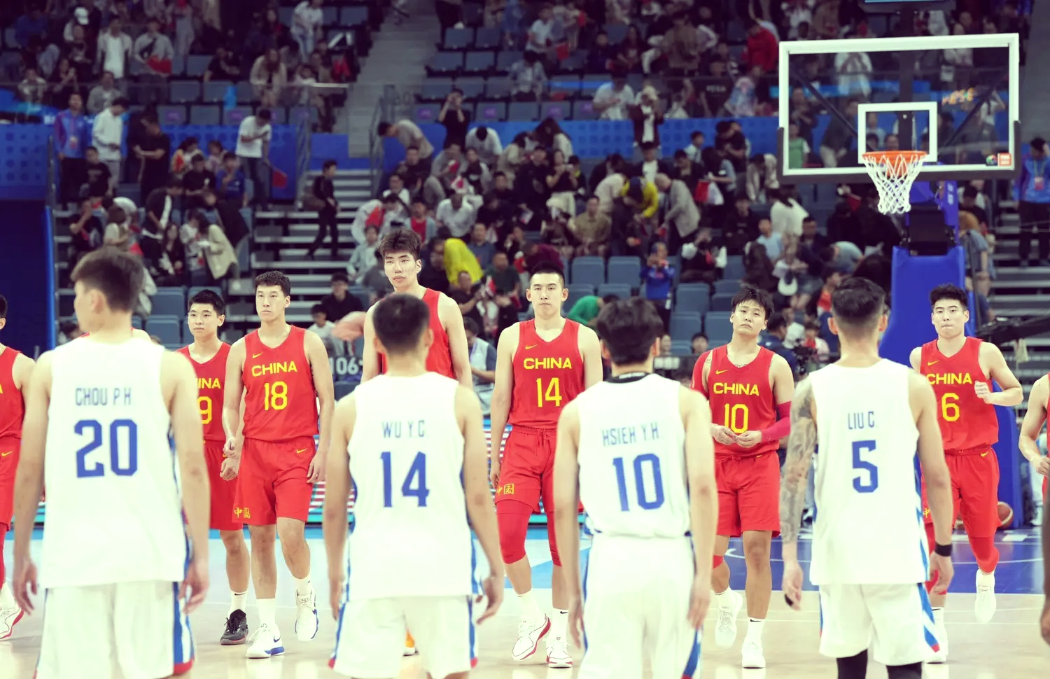包含B体育官网：中国男篮集训备战，新老交替引关注的词条