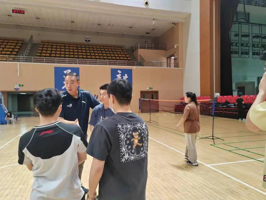 B体育官网：篮球裁判的培训体系：如何提升专业水平，维护比赛公平？的简单介绍